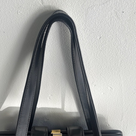 Vintage Black Leather Shoulder Bag - Picture 5 of 12